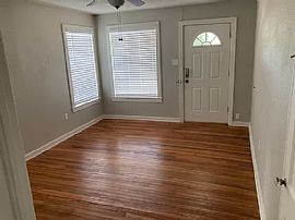 Apartment For Rent in Fort Worth, TX (Photo 2 of 6)