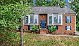 134 Kentwood Way, Maylene, Al 35007 in Alabaster, AL