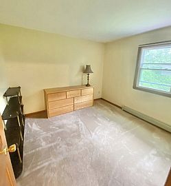 10 Aspen Dr, Essex Junction, Vt 05452 in Essex Junction, VT (Photo 5 of 5)