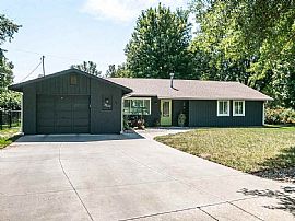 Fantastic 3 Bedroom 2 Bath House For Rent  in Manhattan, KS