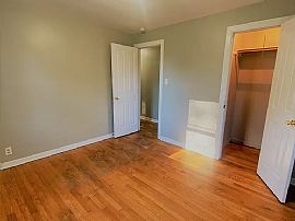 2221 Monroe Ave, Racine, Wi 53405 in Racine, WI (Photo 10 of 12)