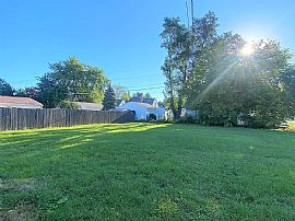 2221 Monroe Ave, Racine, Wi 53405 in Racine, WI (Photo 2 of 12)