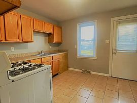 2221 Monroe Ave, Racine, Wi 53405 in Racine, WI (Photo 5 of 12)