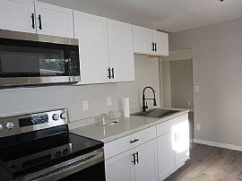 707 Jean Ellen Dr, Beloit, Wi 53511 in Beloit, WI (Photo 6 of 12)