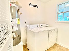 Beautiful 3 Bedroom 3 Bath Home For Rent  in Decatur, GA (Photo 7 of 12)