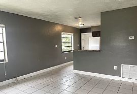 6134 Sw 40th Ct, Miramar, Fl 33023 in Miramar, FL (Photo 3 of 12)