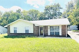 512 W Wilding Dr, Montgomery, Al 36116 in Montgomery, AL