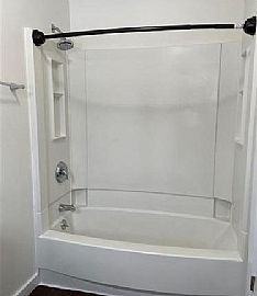 33 Vivian St, Waterford, Ct 06385 in Waterford, CT (Photo 6 of 9)