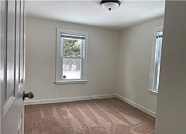 33 Vivian St, Waterford, Ct 06385 in Waterford, CT (Photo 7 of 9)