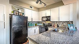 Exclusive Home in Dallas, TX (Photo 2 of 8)