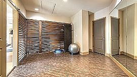 Exclusive Home in Dallas, TX (Photo 3 of 8)