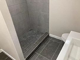 Beautiful 3 Bedroom 2 Bath Home For Rent  in Denver, CO (Photo 5 of 9)