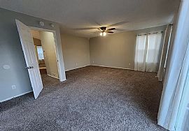 Amazing 3 Bedroom 2 Bath Home For Rent  in Aurora, CO (Photo 5 of 12)