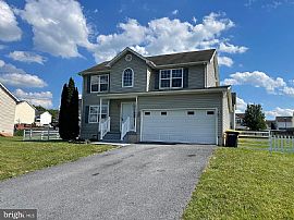 311 Teal Rd N, Martinsburg, Wv 25405 in Martinsburg, WV