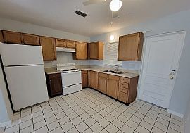 2116 53rd Ave W, Bradenton, Fl 34207 in Bradenton, FL (Photo 4 of 9)