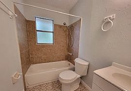 2116 53rd Ave W, Bradenton, Fl 34207 in Bradenton, FL (Photo 7 of 9)