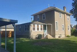 918 33rd St, Vienna, Wv 26105 . Comfortable House in Vienna, WV (Photo 2 of 9)