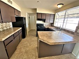 7942 W Mercer Ln, Peoria, Az 85345 in Peoria, AZ (Photo 3 of 12)