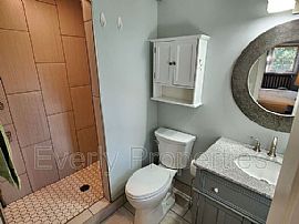 1429 W River Oaks Ln, Mequon, Wi 53092 .Gladness House For Rent in Mequon, WI (Photo 11 of 11)