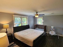 1429 W River Oaks Ln, Mequon, Wi 53092 .Gladness House For Rent in Mequon, WI (Photo 8 of 11)