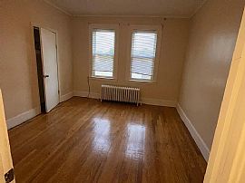 18-20 Bond St #3, Hartford, Ct 06114 in Hartford, CT (Photo 6 of 7)