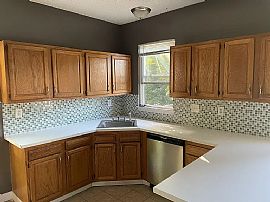 1610 Ella T Grasso Blvd #1, New Haven, Ct 06511 in New Haven, CT (Photo 2 of 5)