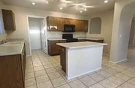 414 W Midland Ln, Gilbert, Az 85233 in Gilbert, AZ (Photo 4 of 12)