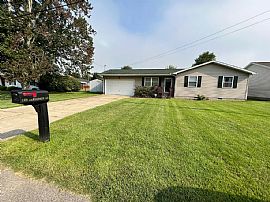 199 Hawthorne Ln, Point Pleasant, Wv 25550 in Point Pleasant, WV