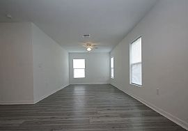 Beautiful 3 Bedroom 2 Bath Home For Rent in Ocala, FL (Photo 3 of 11)