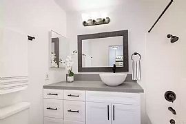 ! Come First and Get Condo/ Unit @@@ San Diego Ca!1bd/1bath in San Diego, CA (Photo 2 of 4)