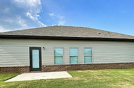 75 Ballington Way, Clanton, Al 35045 in Clanton, AL (Photo 2 of 8)