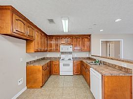 135 Ridgeview Dr, Millbrook, Al 36054 . Nice House in Millbrook, AL (Photo 5 of 11)