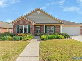 5002 Blakemore Dr Se, Owens Cross Roads, Al 35763 in Owens Cross Roads, AL