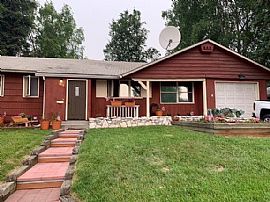 1012 Kellum St, Fairbanks, Ak 99701 . Awesome House in Fairbanks, AK