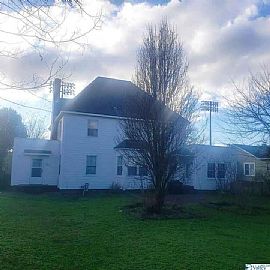 306 E Mccord Ave, Albertville, Al 35950 . Awesome House in Albertville, AL (Photo 2 of 10)