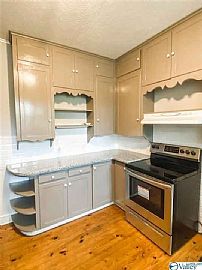 306 E Mccord Ave, Albertville, Al 35950 . Awesome House in Albertville, AL (Photo 4 of 10)