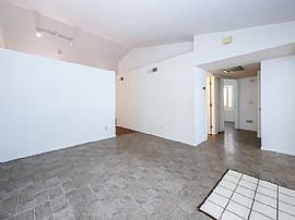 10043 E Bryonwood Ln, Tucson, Az 85730 in Tucson, AZ (Photo 3 of 12)