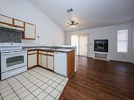 10043 E Bryonwood Ln, Tucson, Az 85730 in Tucson, AZ (Photo 4 of 12)