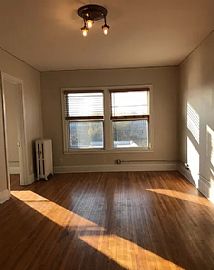 2726 Girard Avenue South, Apt 307, 2726 Girard Ave S, Minneapol in Minneapolis, MN (Photo 2 of 9)