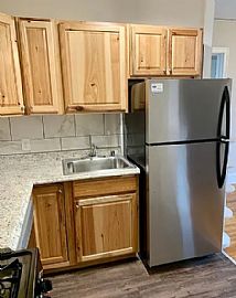 2726 Girard Avenue South, Apt 307, 2726 Girard Ave S, Minneapol in Minneapolis, MN (Photo 5 of 9)