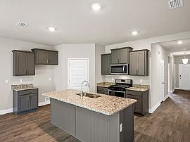 Contact The Landlord For Details (432)9340557 in Gulf Shores, AL (Photo 2 of 12)