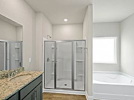 Contact The Landlord For Details (432)9340557 in Gulf Shores, AL (Photo 5 of 12)