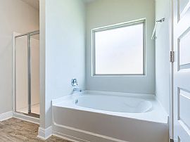 Contact The Landlord For Details (432)9340557 in Gulf Shores, AL (Photo 11 of 12)