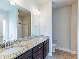 Contact The Landlord For Details (432)9340557 in Gulf Shores, AL (Photo 9 of 12)