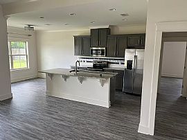 Contact The Landlord For Details (432)9340557 in Fairhope, AL (Photo 2 of 10)