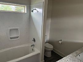 Contact The Landlord For Details (432)9340557 in Fairhope, AL (Photo 8 of 10)