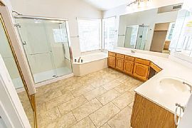 9450 S La Rosa Dr, Tempe, Az 85284 in Tempe, AZ (Photo 8 of 12)