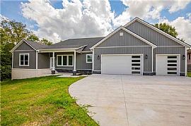 50 Queensferry Ln, Bella Vista, Ar 72715 . Available For Rent in Bella Vista, AR
