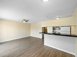 Eastwood Villa Apartments, # 5, 4320 Leeland St, Houston, Tx 77 in Houston, TX (Photo 4 of 12)