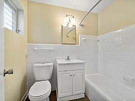 Eastwood Villa Apartments, # 5, 4320 Leeland St, Houston, Tx 77 in Houston, TX (Photo 5 of 12)